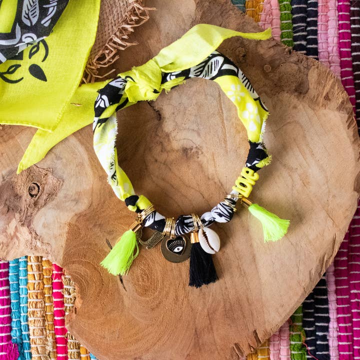 Bandana-stil hundehalsbånd smykker medaljeholder Gul for engroshandel hos Worldog