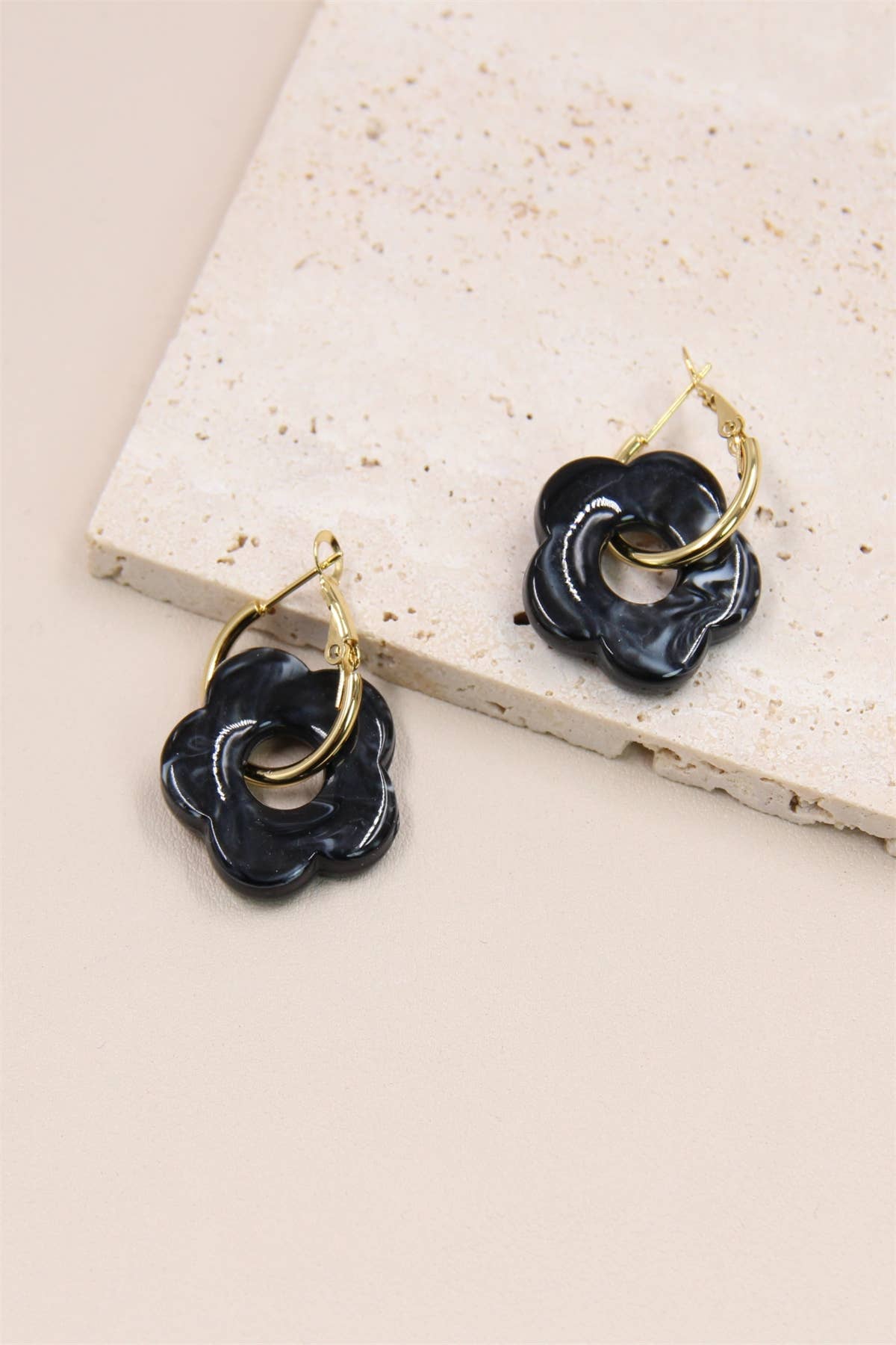BELLISSIMA BIJOUX – wholesale Dangle earrings – Flower Earrings in Resin and Stainless Steel6