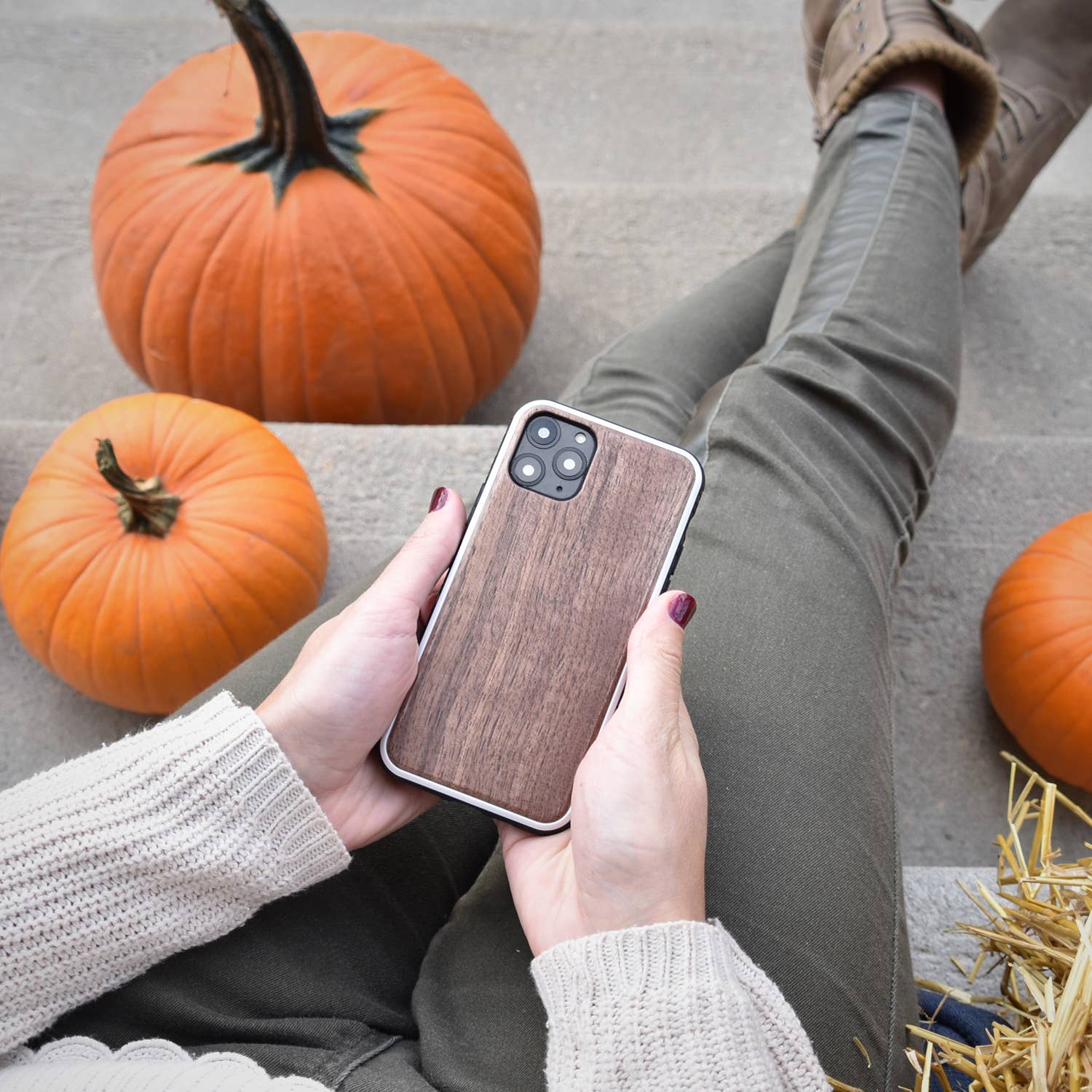 GOWOOD - Wholesale Phone Case - Unisex - iPhone 11 Case with Walnut Engraved Bamboo Backside4