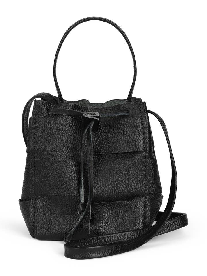 Bella Bucket Bag Black for wholesale by LOLA Y TULA
