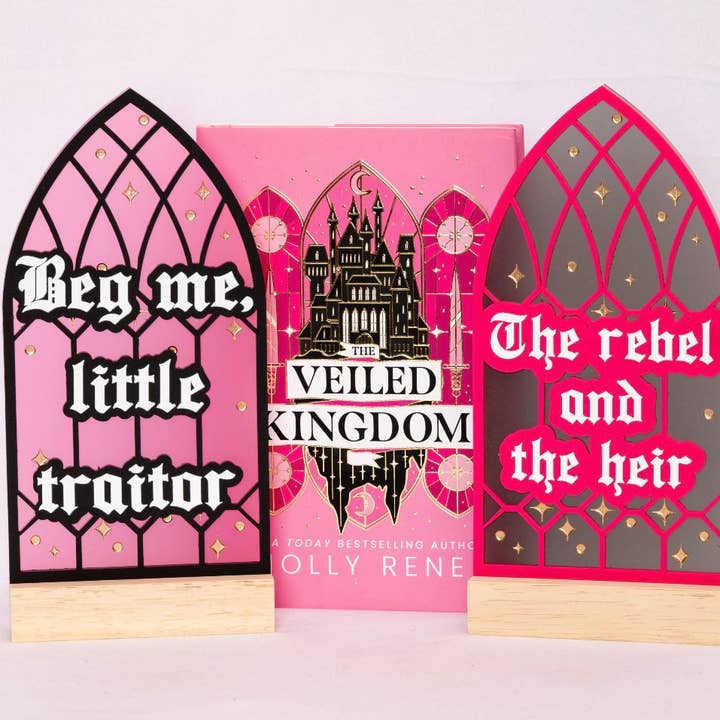 Officiellt licensierad The Veiled Kingdom glasmålning skylt för wholesale av Dogwood + Daisy Studio