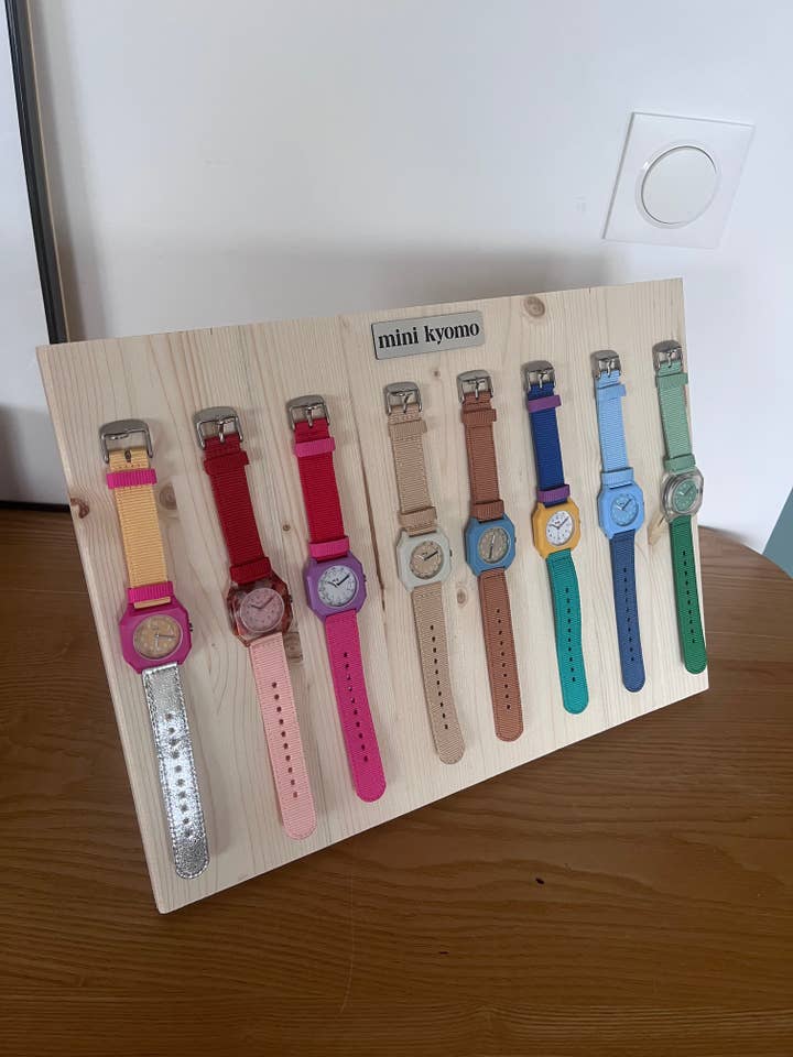 Wooden display 8 watches for wholesale by Mini Kyomo