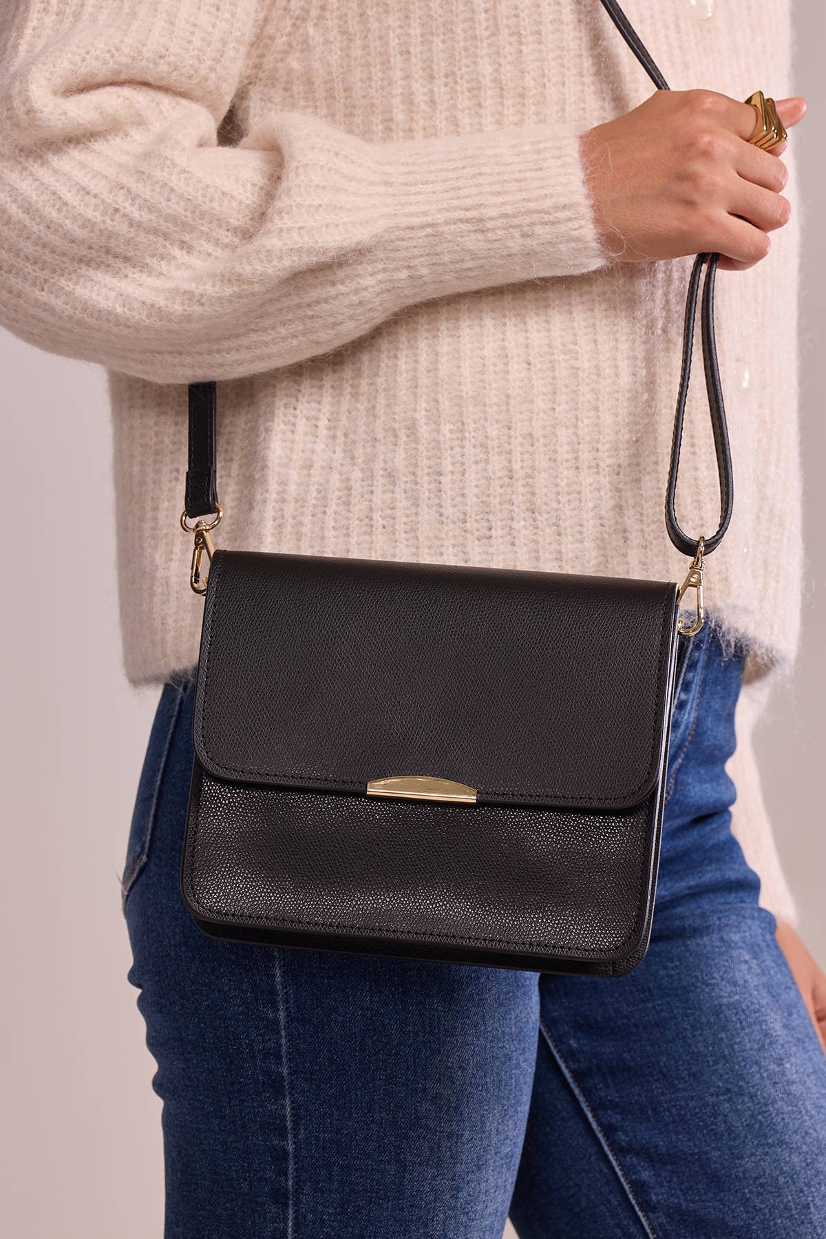 Cherry Paris - Wholesale Messenger Bag - Women's - MANUELA PALMELLATO Bag - 418637