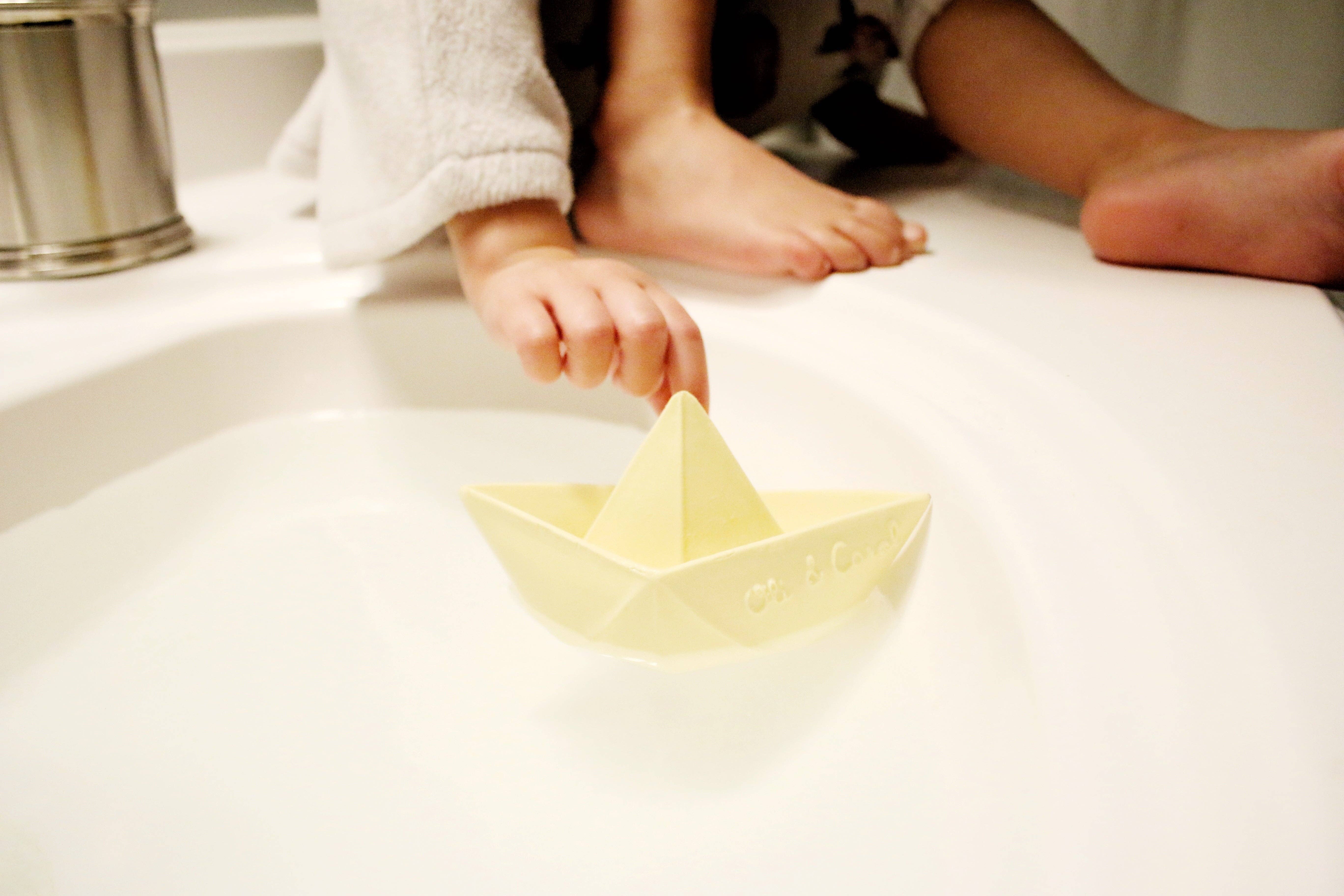 Oli & Carol - Wholesale Bath Toy - Baby - Origami Boat Vanilla3