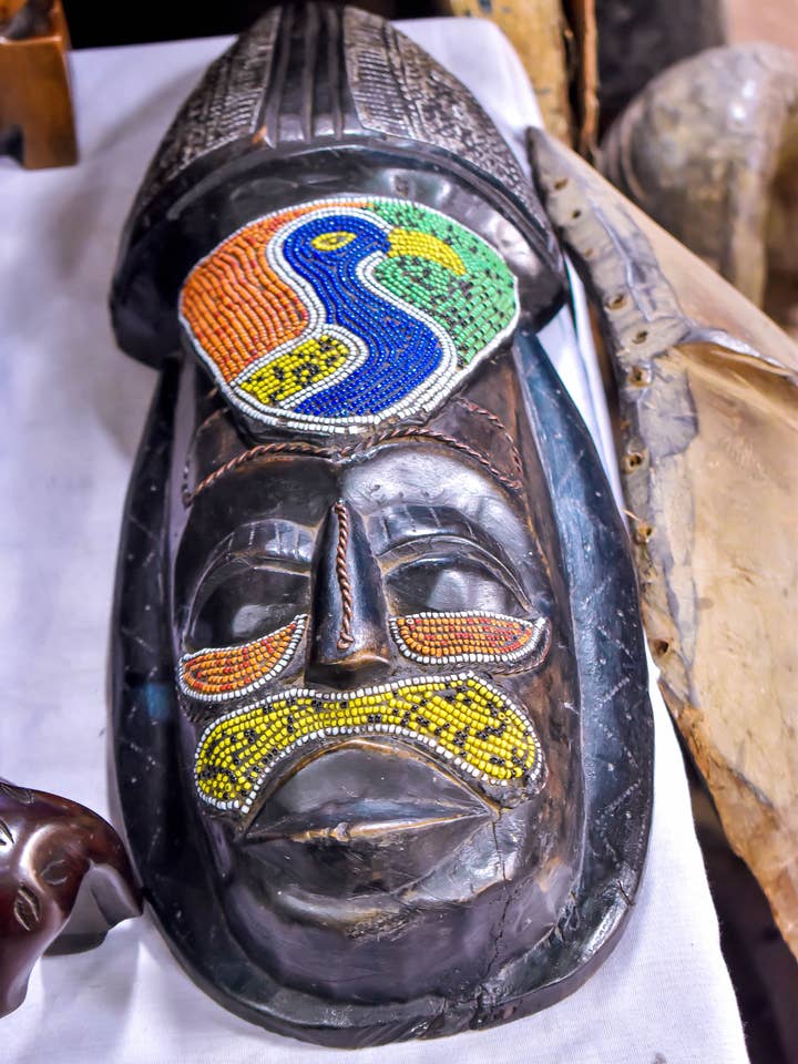 Upptäck vintage afrikanska masker:Tidlöst konstnärskap från Afrika för wholesale av Elimicah