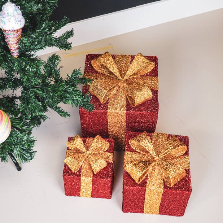 Housevitamin bv - Wholesale Christmas Decoration - Xmas Led Lamp - Gift Set of 3 - Red/Gold - 15cm/20cm/25cm4