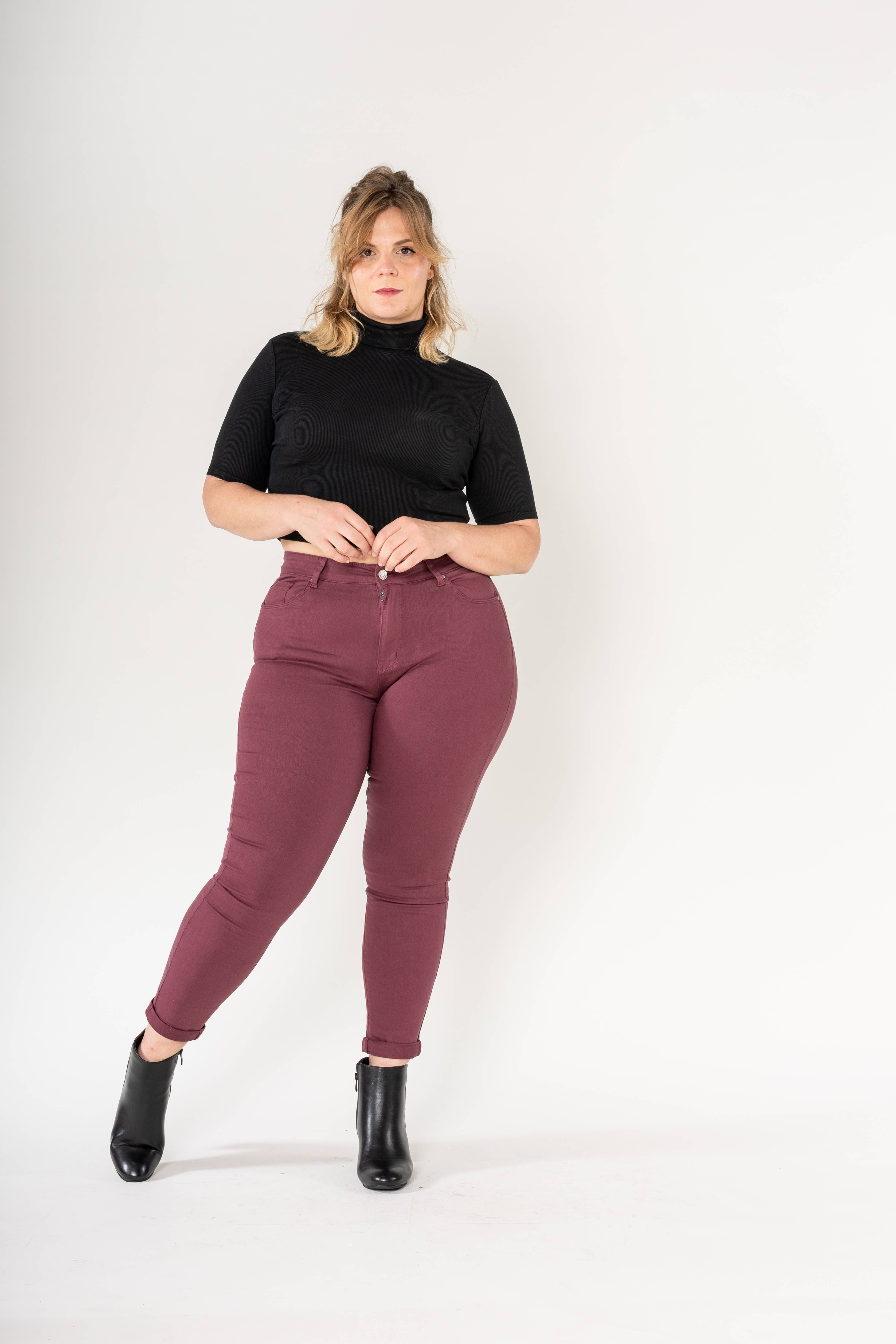 Nina Carter – Calças - Mulher por atacado – Tamanho Plus Curve Plus Tamanho Voltar ao Pescoço P199123