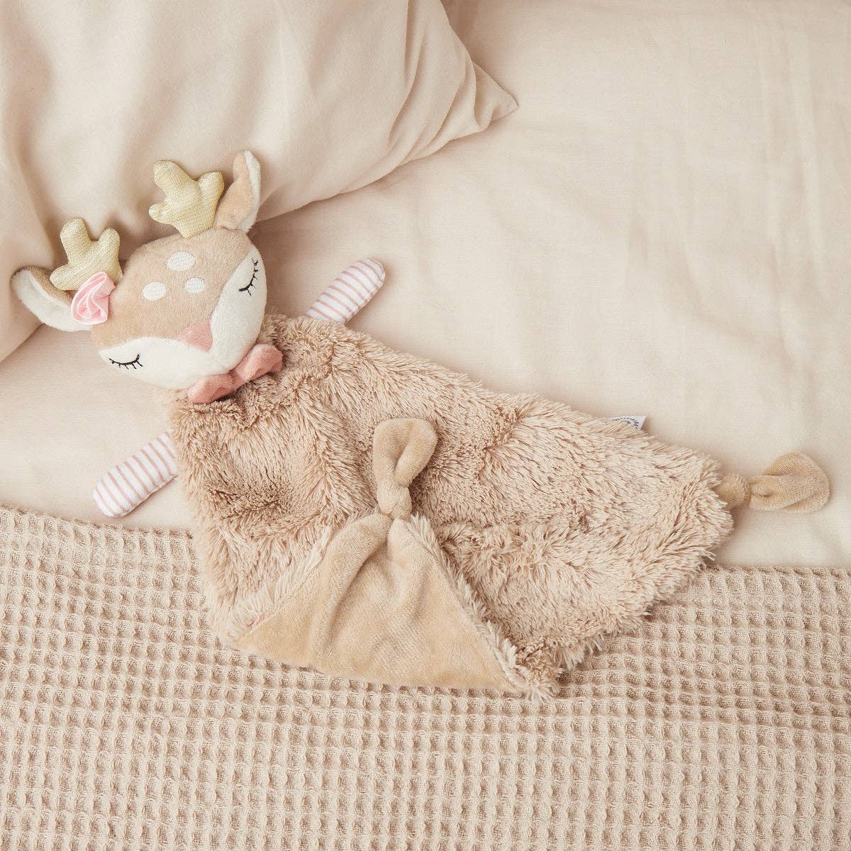 Bieco Spielwaren - Venta al por mayor Peluche - Niños y bebés - Mantita de apego Cuddle Cloth con diseño de ciervo Ella2