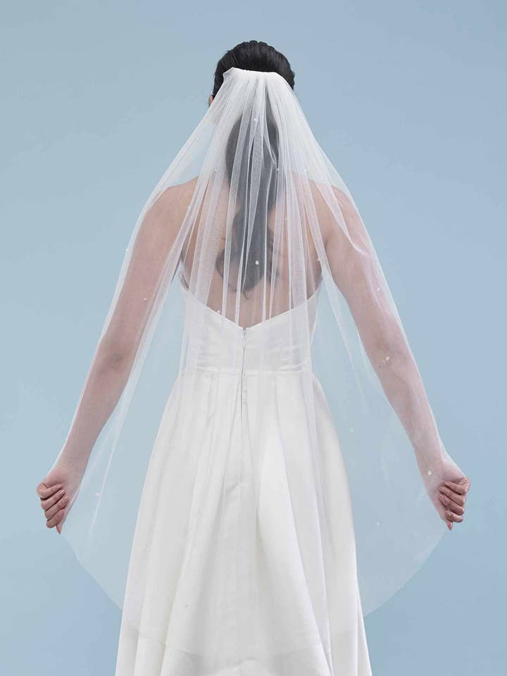 Ivory Crystal Veil for wholesale by Bridal DIrect