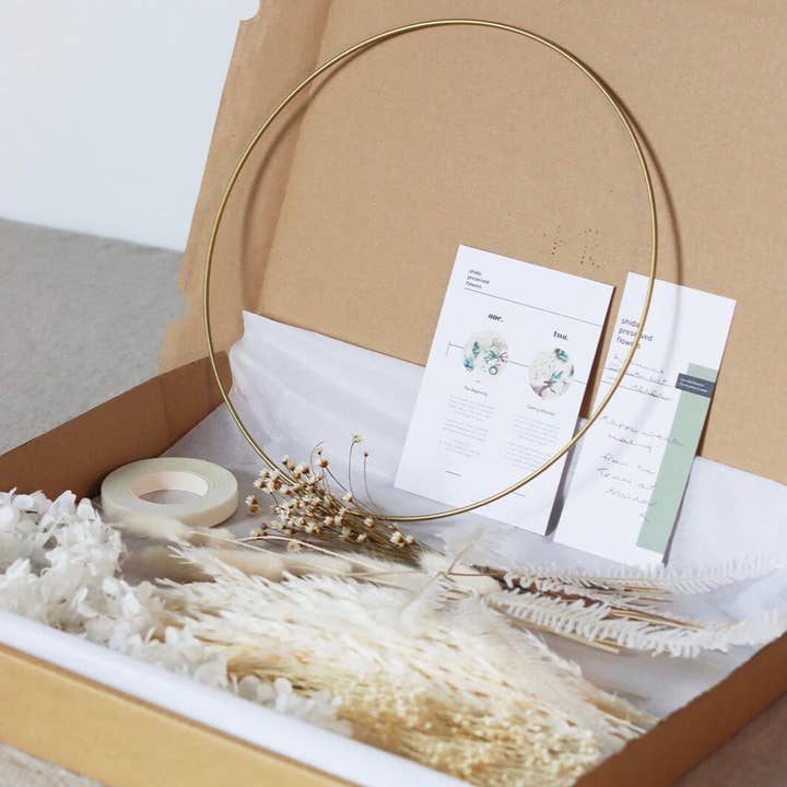 pampas studio uk - Wholesale DIY craft kit - MAKE YOUR OWN EVERLASTING WREATH KIT1