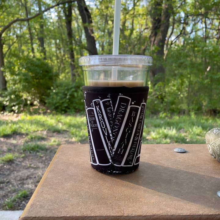 Meaggie Moos - Wholesale Drink Huggers & Koozies - 16oz Drink Sleeve | Fourth Wing Violet's Bookshelf4