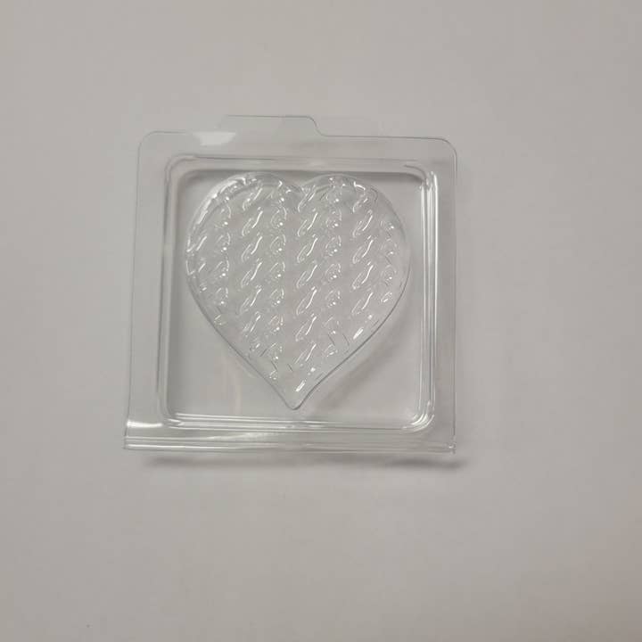 1oz Wool Heart Clamshell for wholesale by Starlight Wholesale LLC.