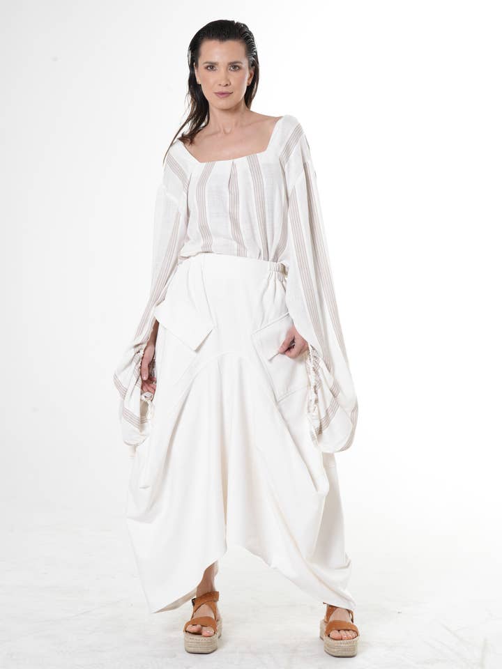 Asymmetrischer langer Jeansrock in Weiß für den Großhandel von Metamorphoza