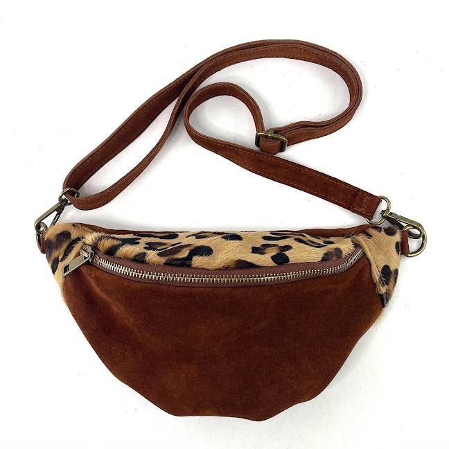 MILANO AMOUR – wholesale Midjeväska - Dam – Midjeväska Basiko i mocka med pony-mönster3