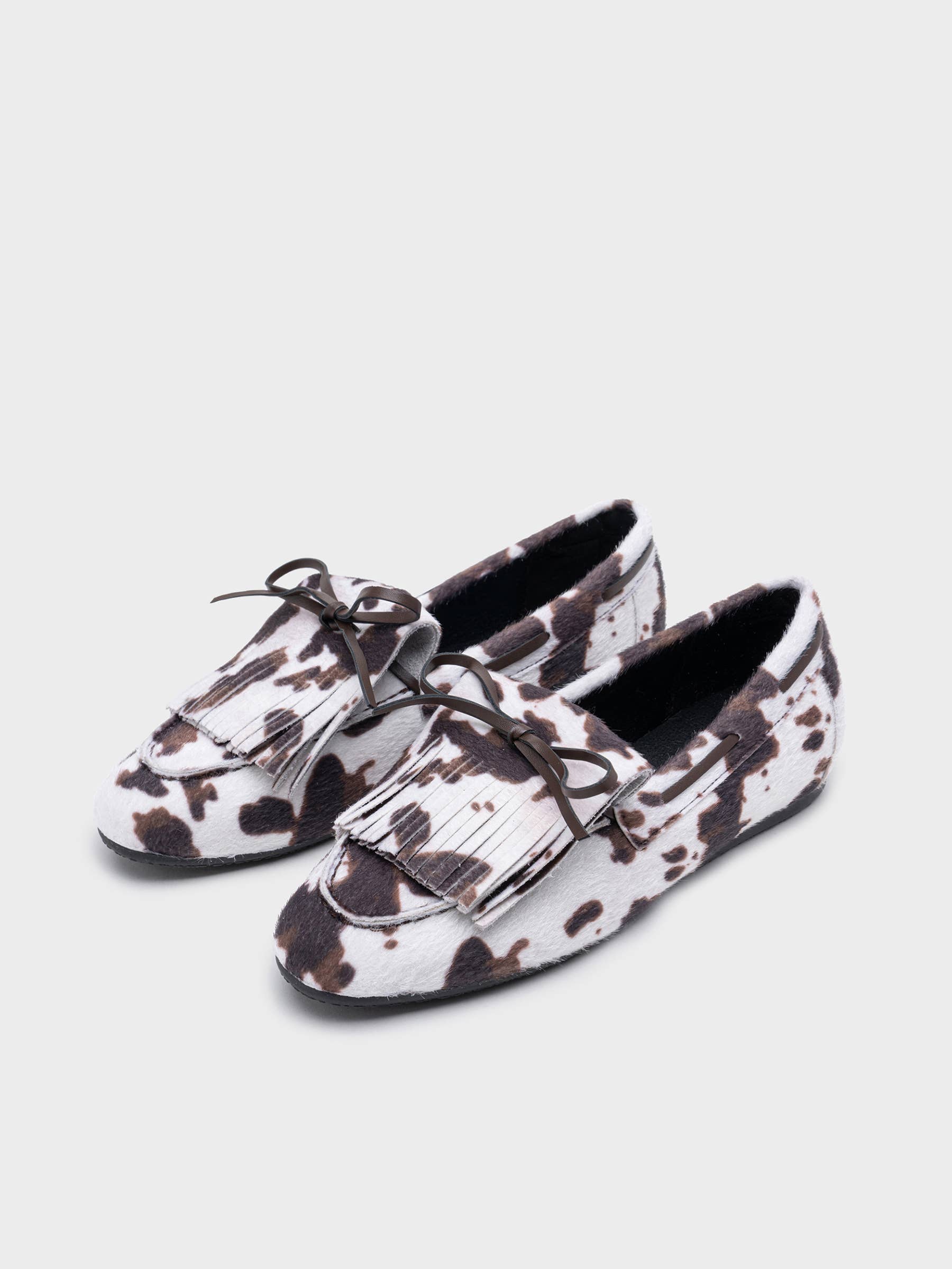 CEREZA – Großhandel Loafer – Damen – NAUTISCHER WILDLEDER-SLIPPER MIT FRANSEN10