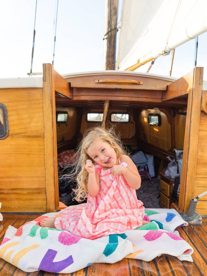 ChappyWrap - Wholesale Bedding Blanket - Kids & Baby - ABC Midi Blanket4