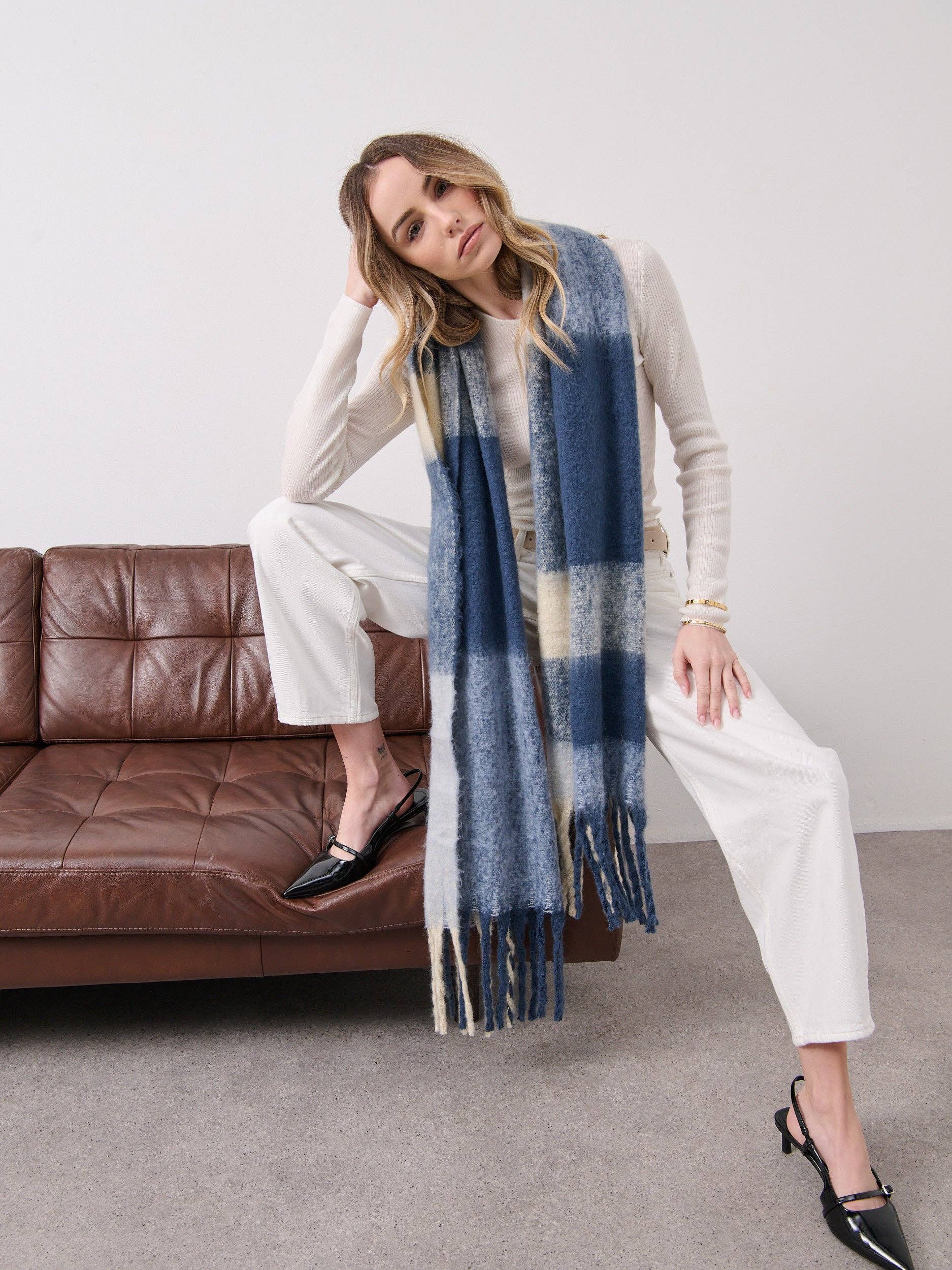 Angels Whisper Accessories - Wholesale Scarf - Women's - Wendy Checkered Fluffy Scarf0