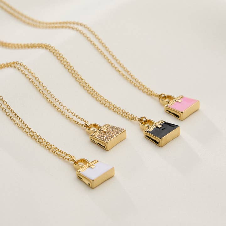 Collier Pendentif Mini Sac - Or 18K pour la vente par Lilla Haven