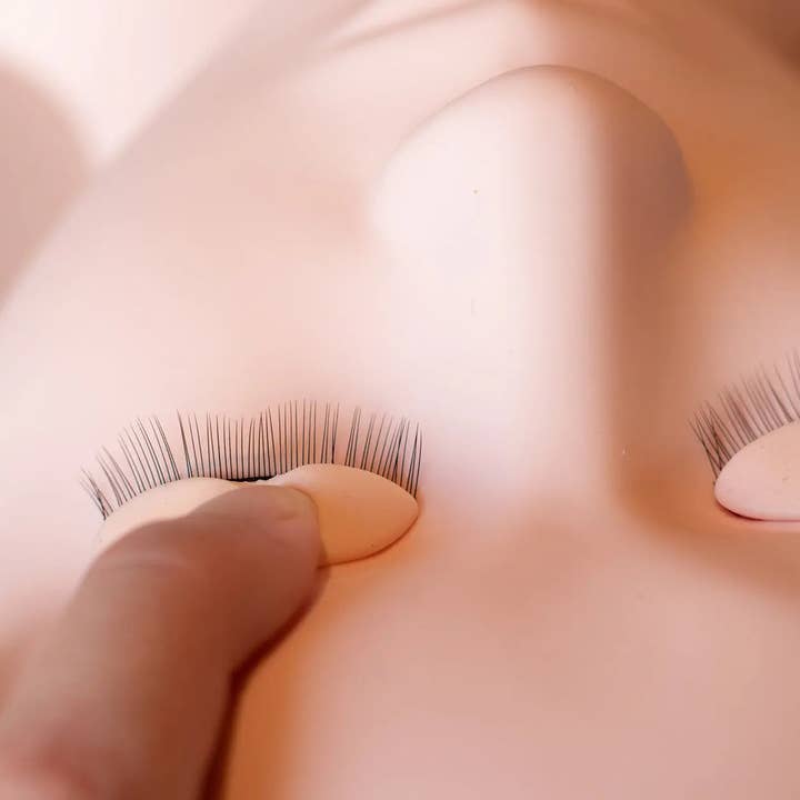 PE Cosmetics - Wholesale Fake Lash Applicator - Flexibele oefenhoofd3