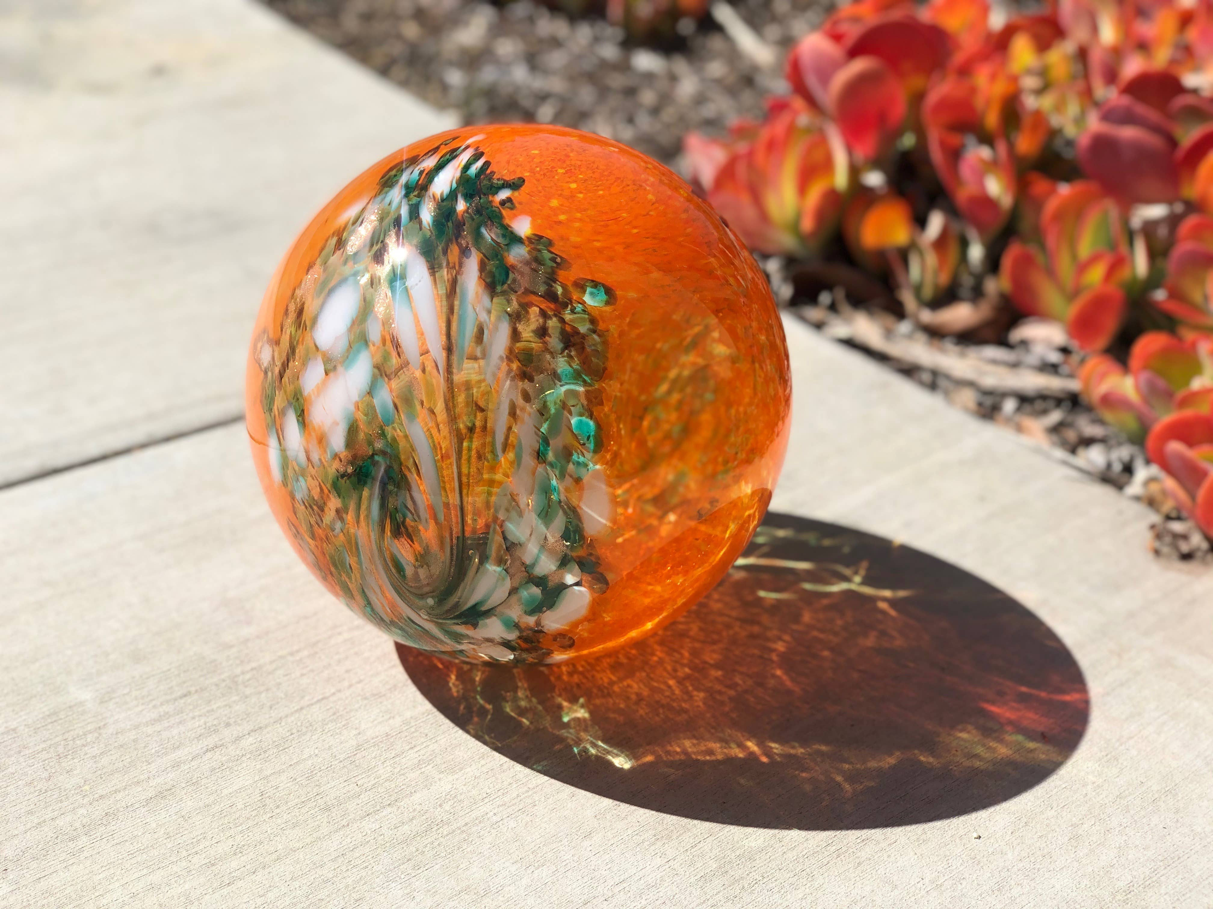 ApricotMint - Vente Bibelots/décorations d'extérieur - Orbe LED solaire en verre artistique de 10 po12