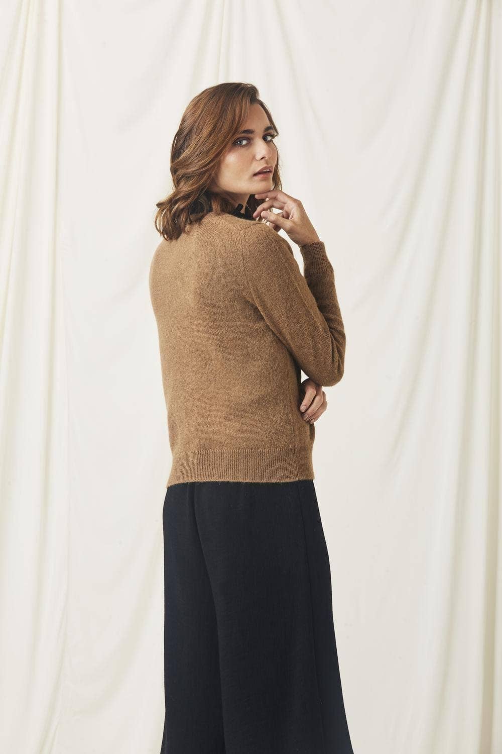 Alpaga Le Monde - Wholesale Knit Sweater - Women's - Nairobi Camel alpaca sweater1