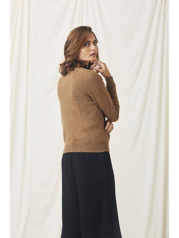 Alpaga Le Monde - Wholesale Knit Sweater - Women's - Nairobi Camel alpaca sweater1