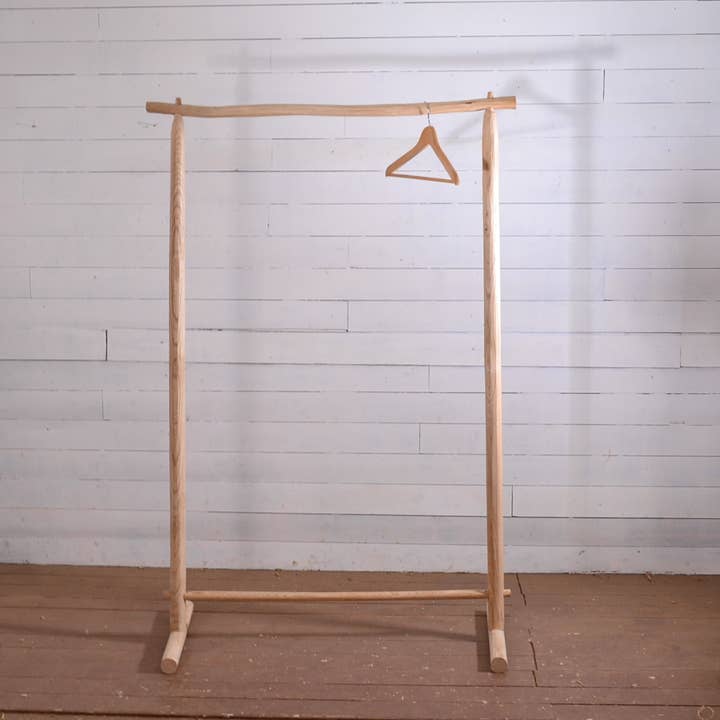 prairie studio - Vente Cintres - Portant vêtements en bois fait main4
