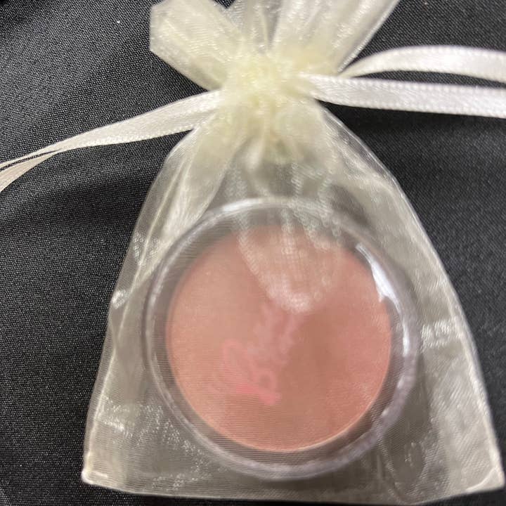 Illuminating Powder .14oz for wholesale by BellaBella Cosmetics