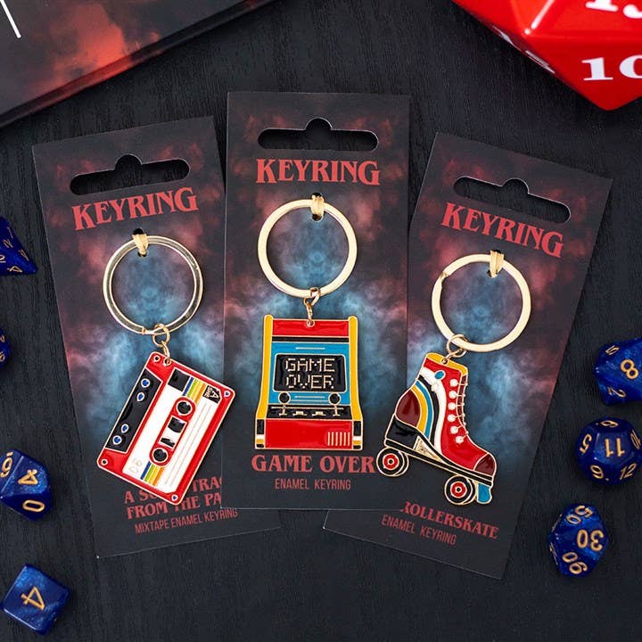 Something Different Wholesale - Vente Porte-clés – unisexe - Ensemble de 24 porte-clés rétro des années 80 en vitrine1