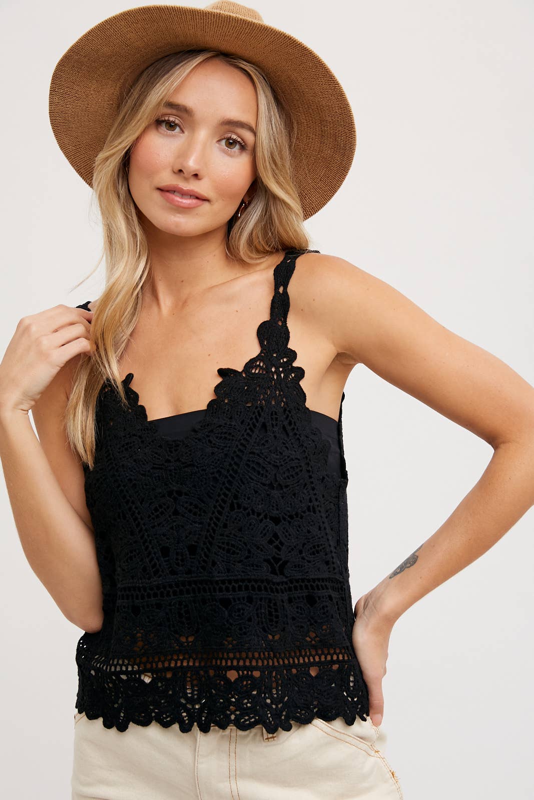 Bluivy – wholesale Camisole – Women′s – CROCHET CAMI TOP1