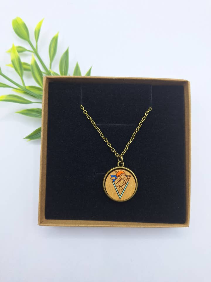 Bergzonsondergang Ketting, Houten Sieraden, Bergsieraden voor wholesale door Mossy Grove By Kate