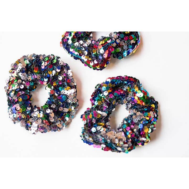 Paillet Scrunchie - Regnbue for engroshandel hos Cheeky Plum