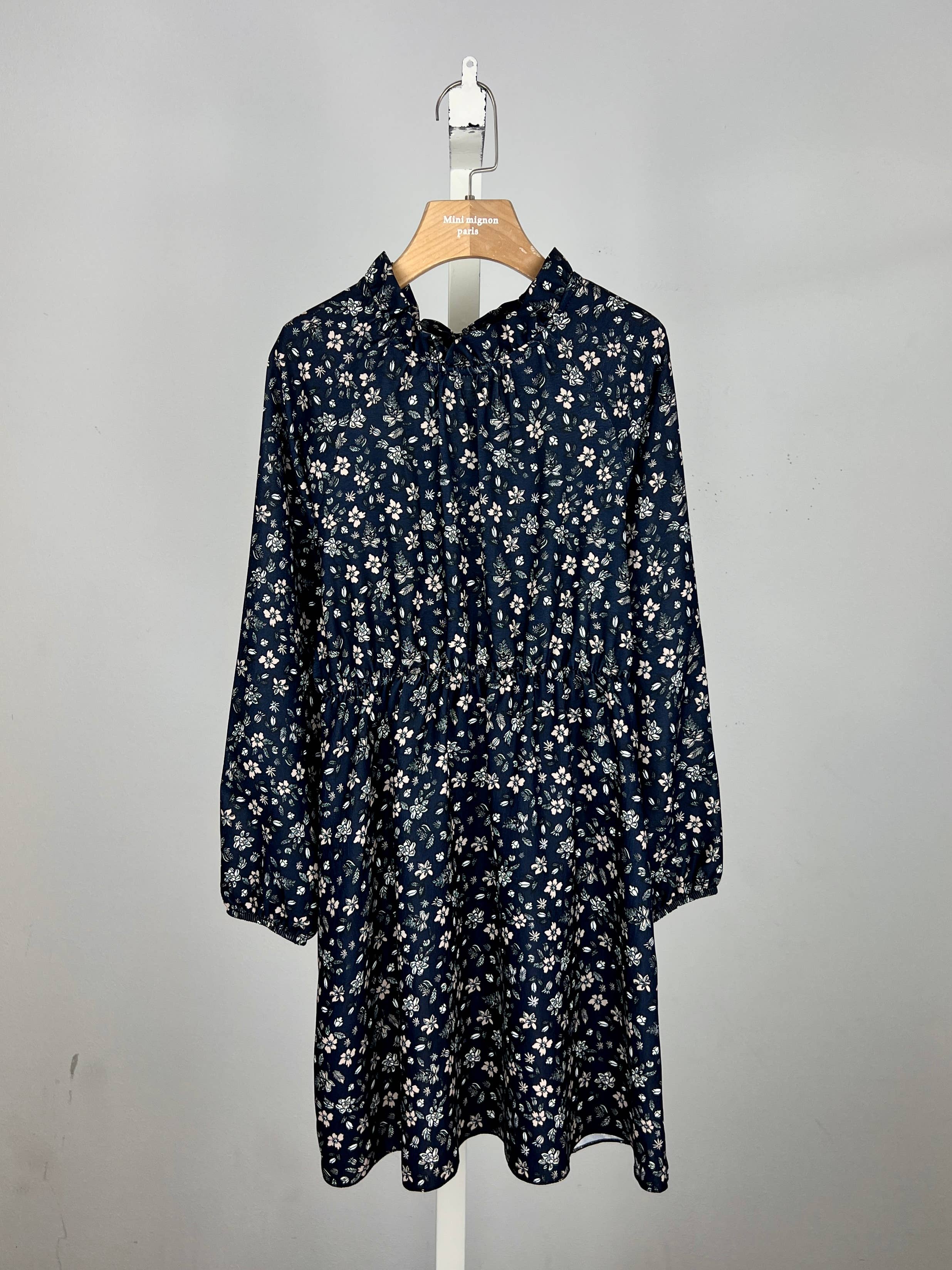 MINI MIGNON PARIS - Vendita all'ingrosso Vestito - Bambini - Abito da ragazza con vita elasticizzata e maniche lunghe con stampa floreale6