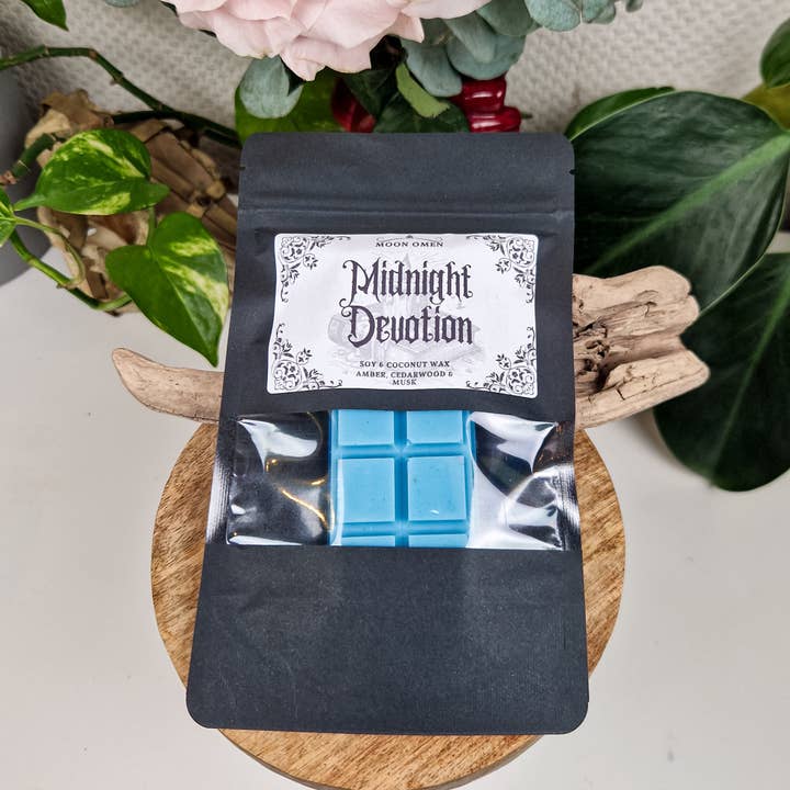 Vaxsmält 'Midnight Devotion' - Bärnsten, cederträ & mysk för wholesale av Moon Omen