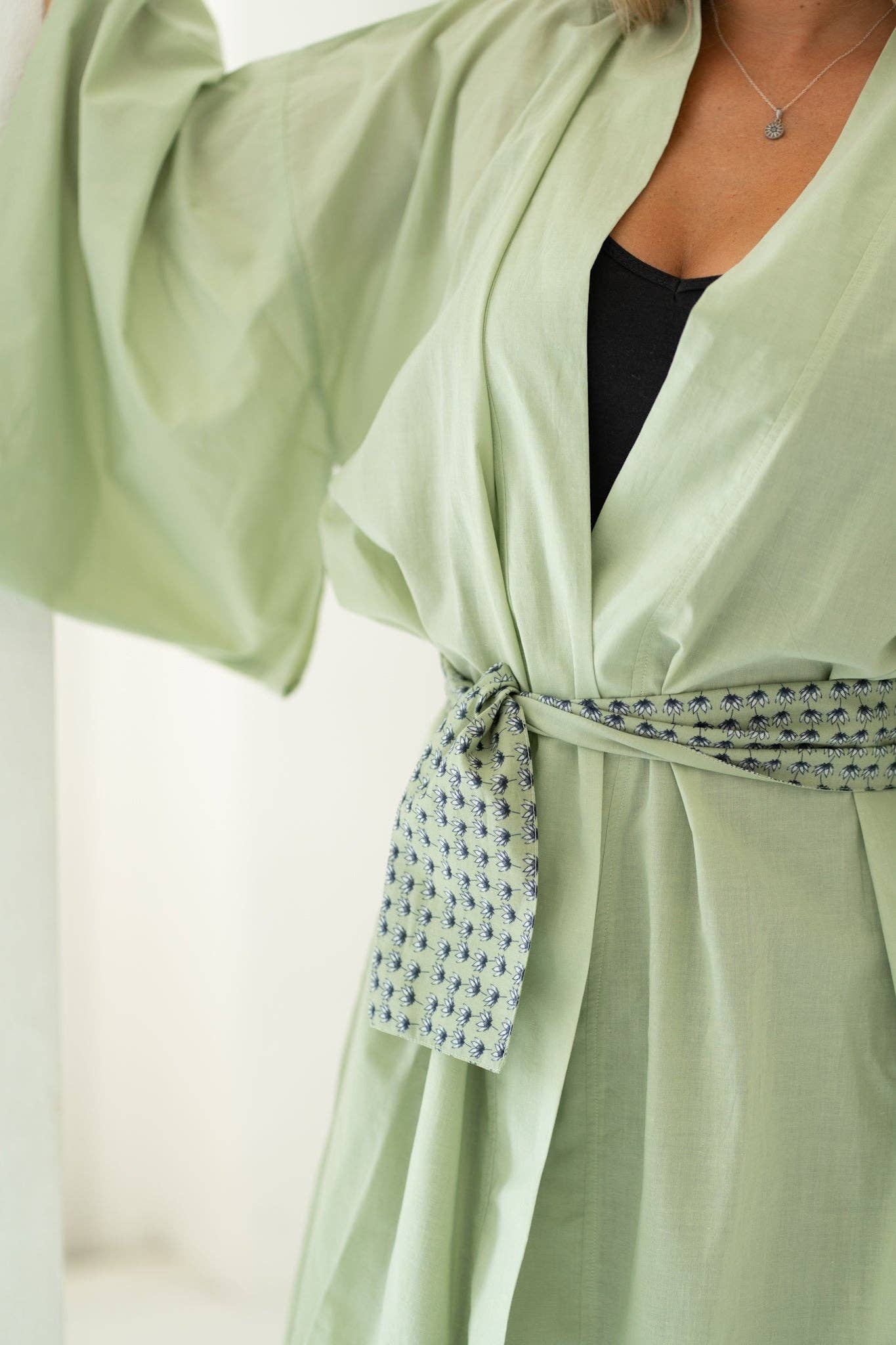 Shop T.K.S – wholesale Morgonrock - Dam – Sage Green Kimono ärmmantel för kvinnor med vändbart bälte1