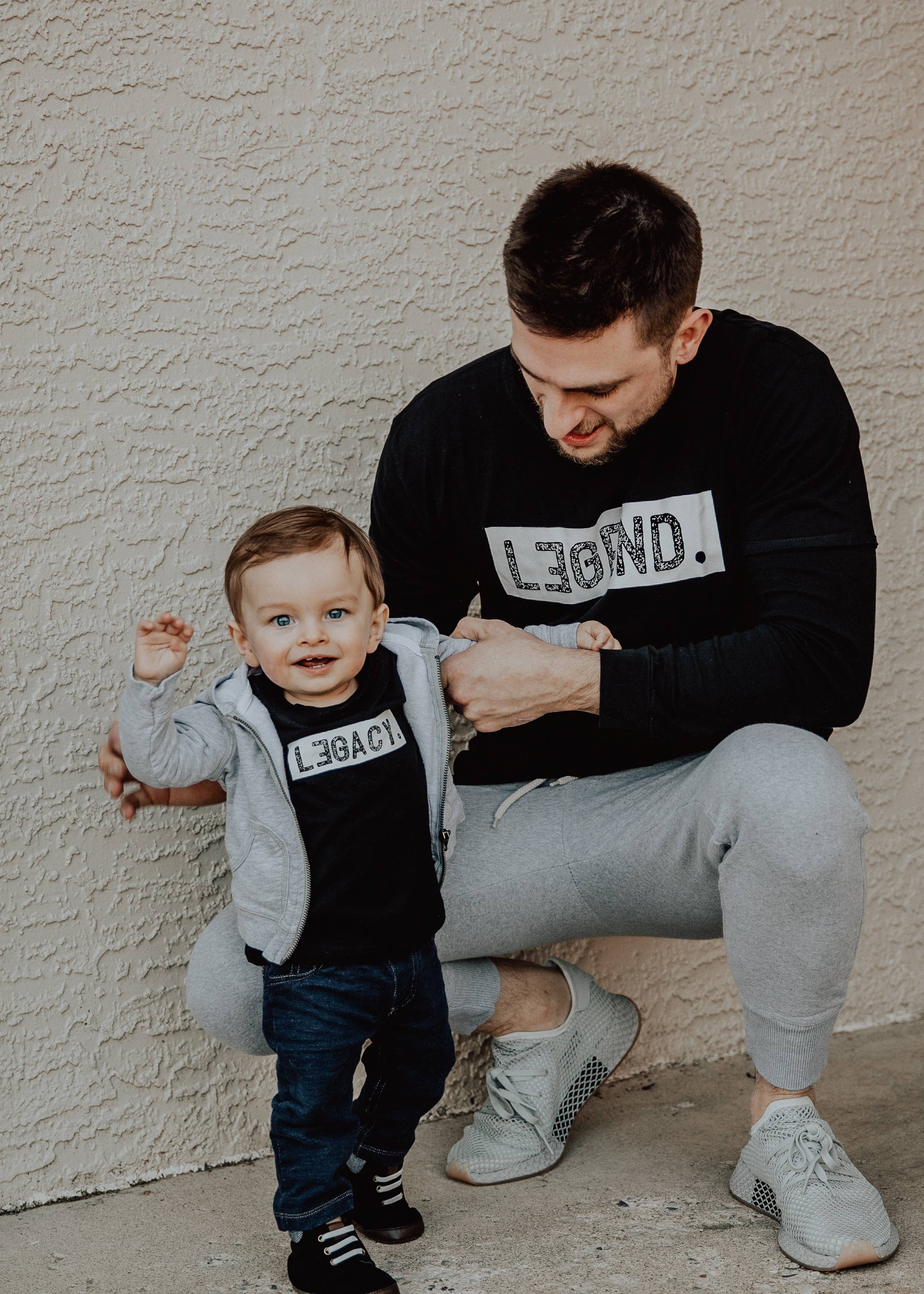 to: little arrows – Engroshandel T-shirt med serigrafitryk – til børn – Fars dag - Daddy and Me trøjer, Legend and Legacy trøjer4