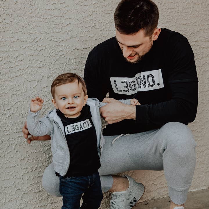 to: little arrows – Engroshandel T-shirt med serigrafitryk – til børn – Fars dag - Daddy and Me trøjer, Legend and Legacy trøjer4