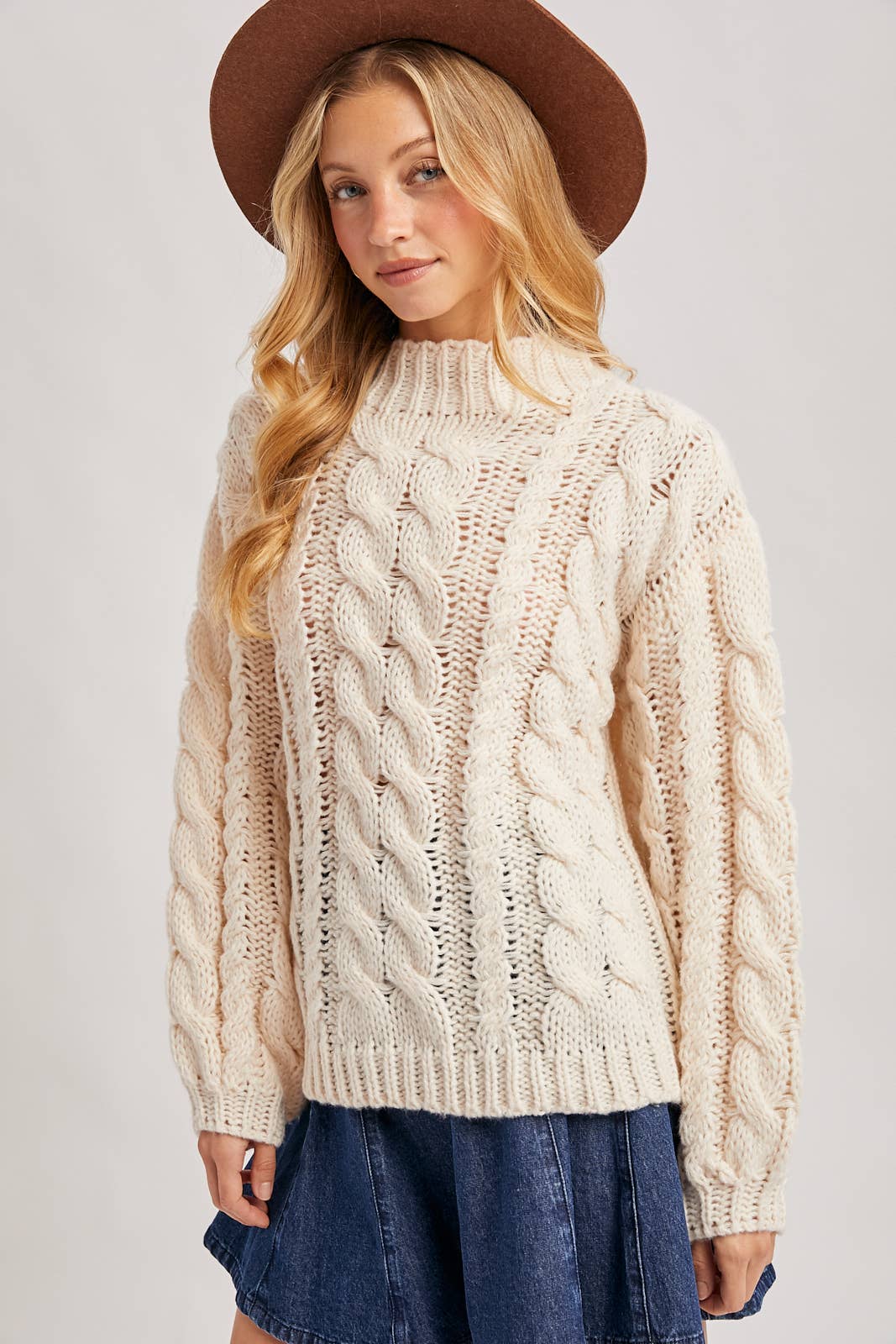 Bluivy - Wholesale Pullover-trui - Dames - KABELTRUI MET MOCK NECK EN GROF BREISEL2