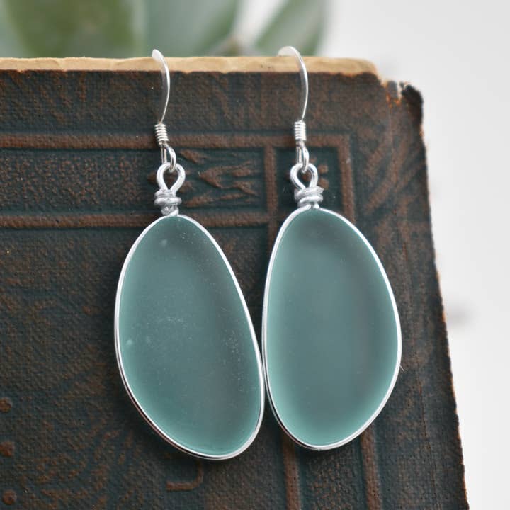 Boucles d'oreilles en verre à lunette plongeante en coton biologique pour la vente par Whitelotus Design