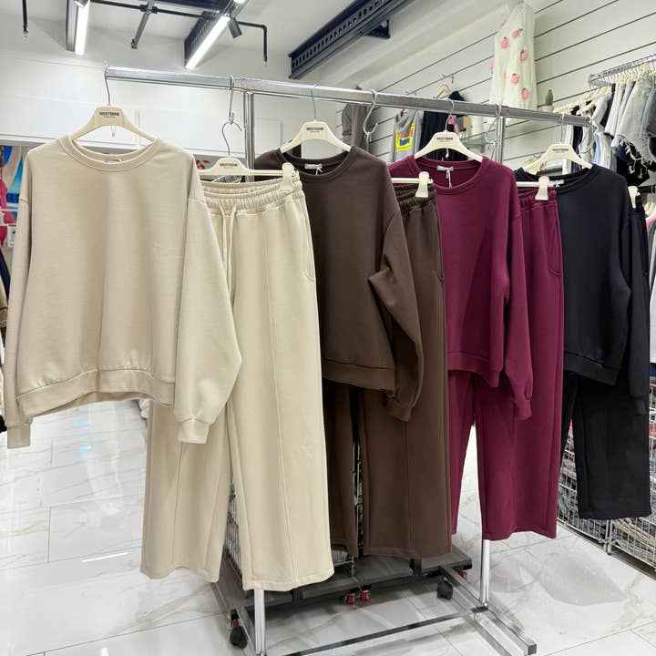 Oversize fleeced sweatshirt and balloon sweatpants set   and other Purchase Wholesale camo fleece sweatpants. Free Returns & Net 60 Terms on Faire trending on Faire.