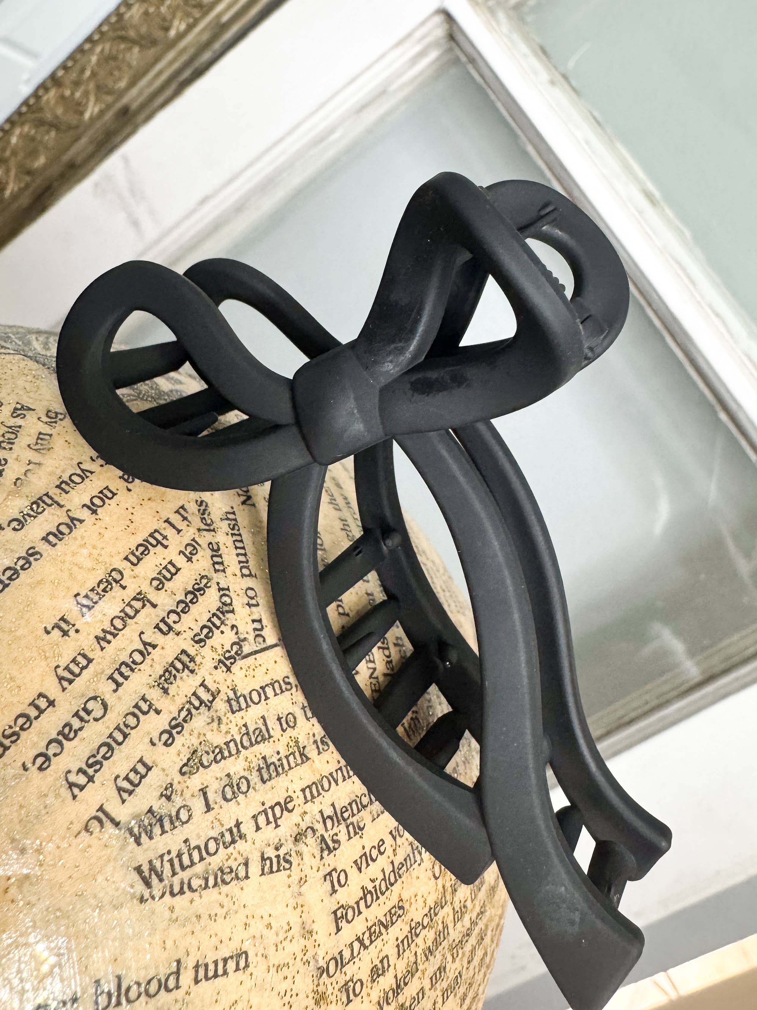 The House Of Gentry - Wholesale Hair Clip - Women's - Matte Black Bow Claw Clip1