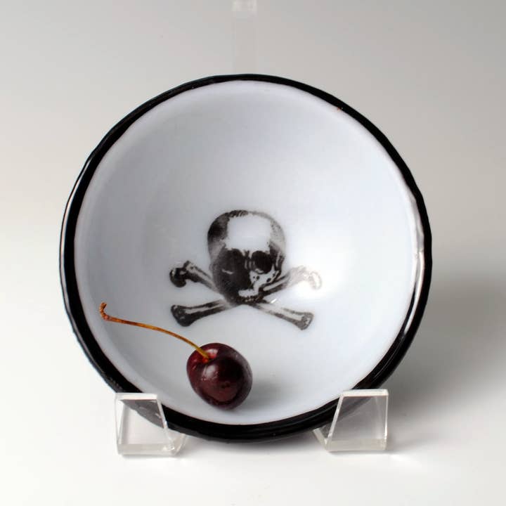 Kiku Handmade | Contemporary Fused Glass Home Goods - Wholesale Decorative Plate/Dish/Bowl - Skull Fused Glass 5" Small Bowl1