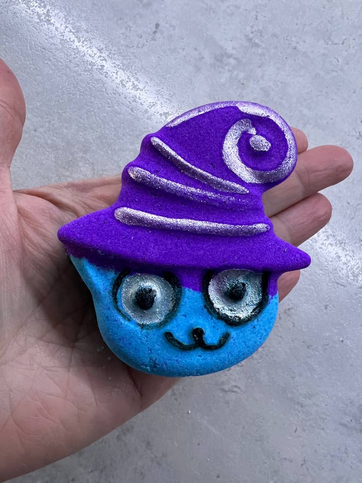 CAT IN A HAT bath bomb for wholesale by Unique creations soap company