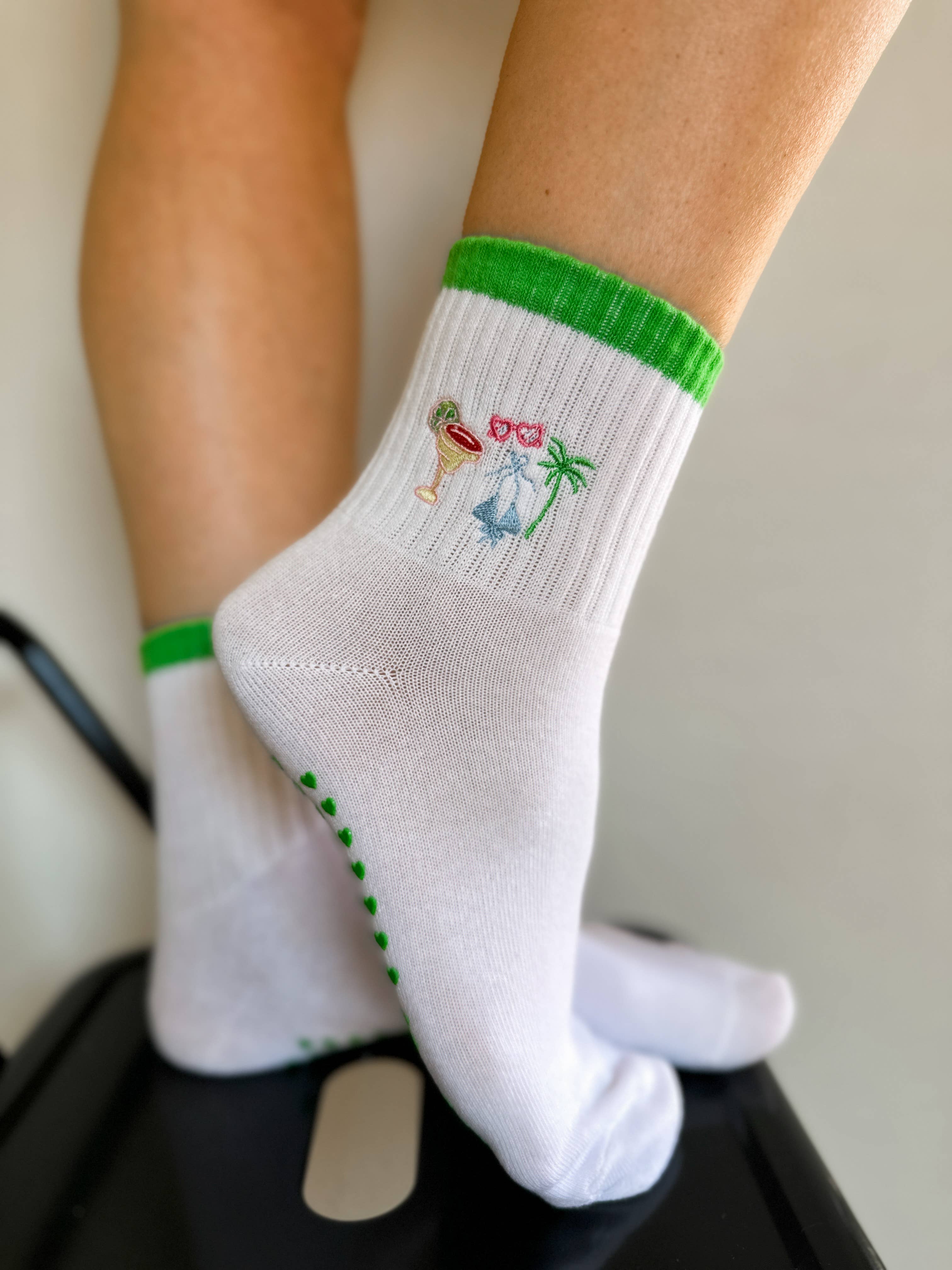 Stollie grips - Wholesale Socks - Women's - PILATES GRIP CREW SOCK | HOT GRIP SUMMER