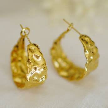 Laurette hammered effect gold hoop earrings for wholesale by Bohomane