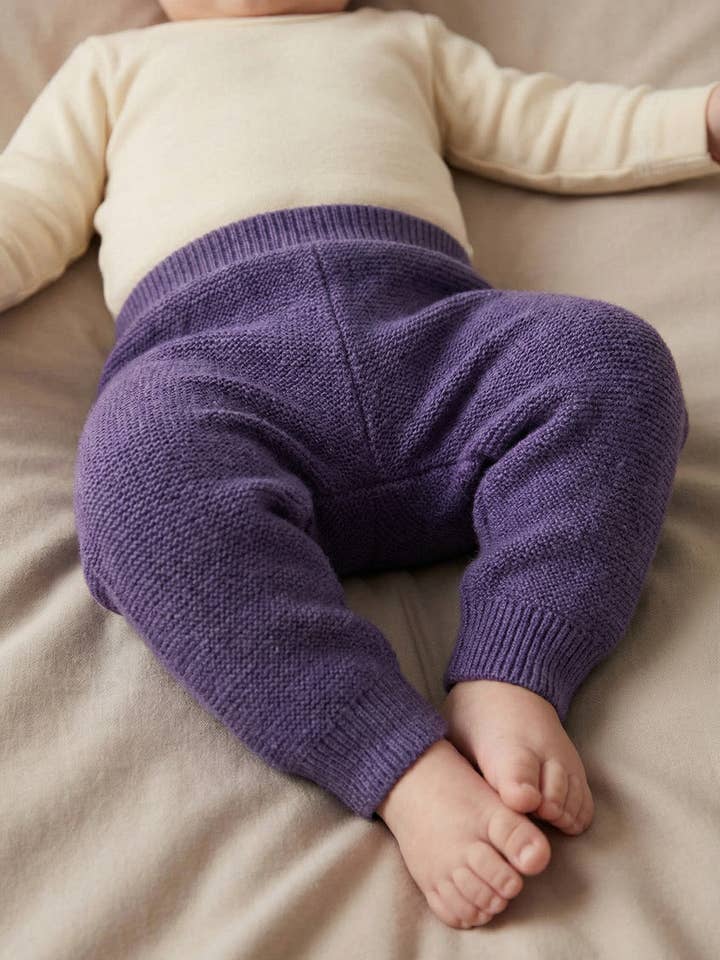 Pantaloncini per neonati in maglia di lana merino - Viola per la vendita all'ingrosso da parte di Lille Barn