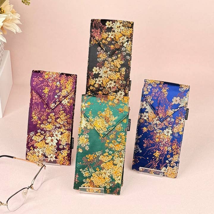 Porte-lunettes double en brocart floral fait main pour la vente par Cathayana