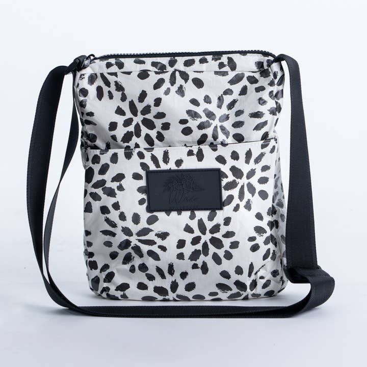 Crossbody Nani - Travel/Essentials - Water resistant for wholesale by Wai Elements