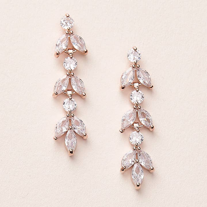 Dareth Colburn Designs - Venta al por mayor Pendientes colgantes - Pendientes Sydney Floral CZ5