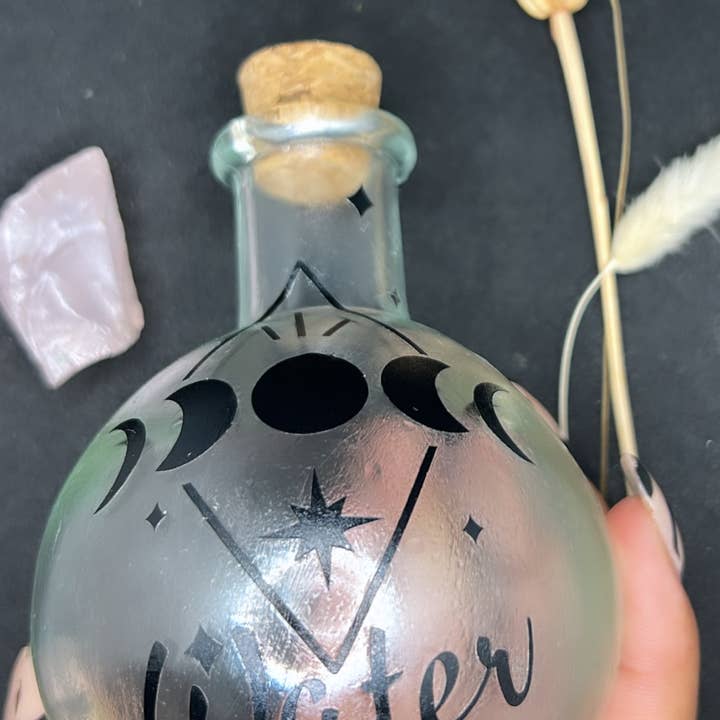 WaterBruja – Großhandel Meditationszubehör – Moon Wasserglas, Vollmond-Ritual, Mondphasen-Glasflasche